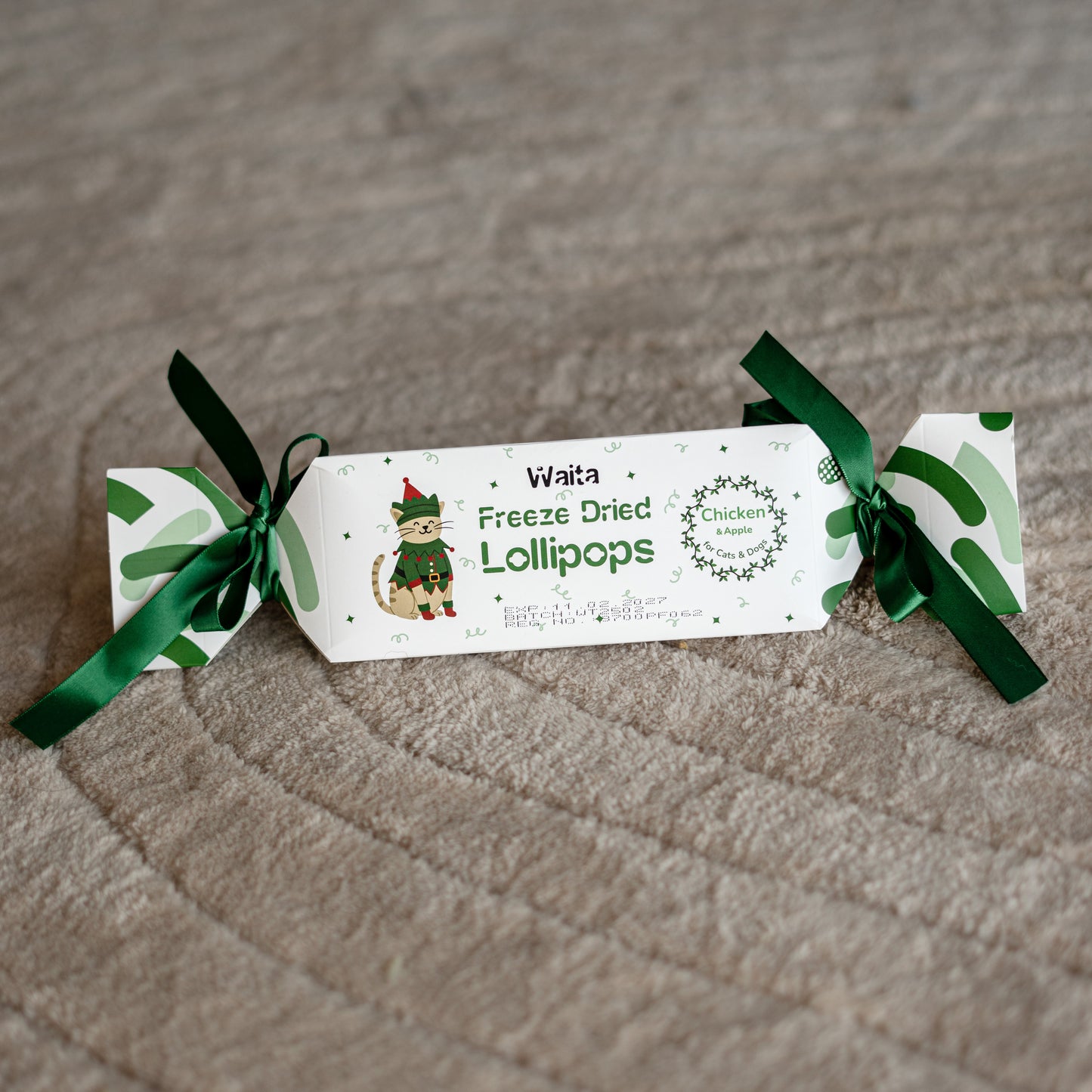 🎄Waita Freeze-Dried Christmas Cracker for Dogs & Cats