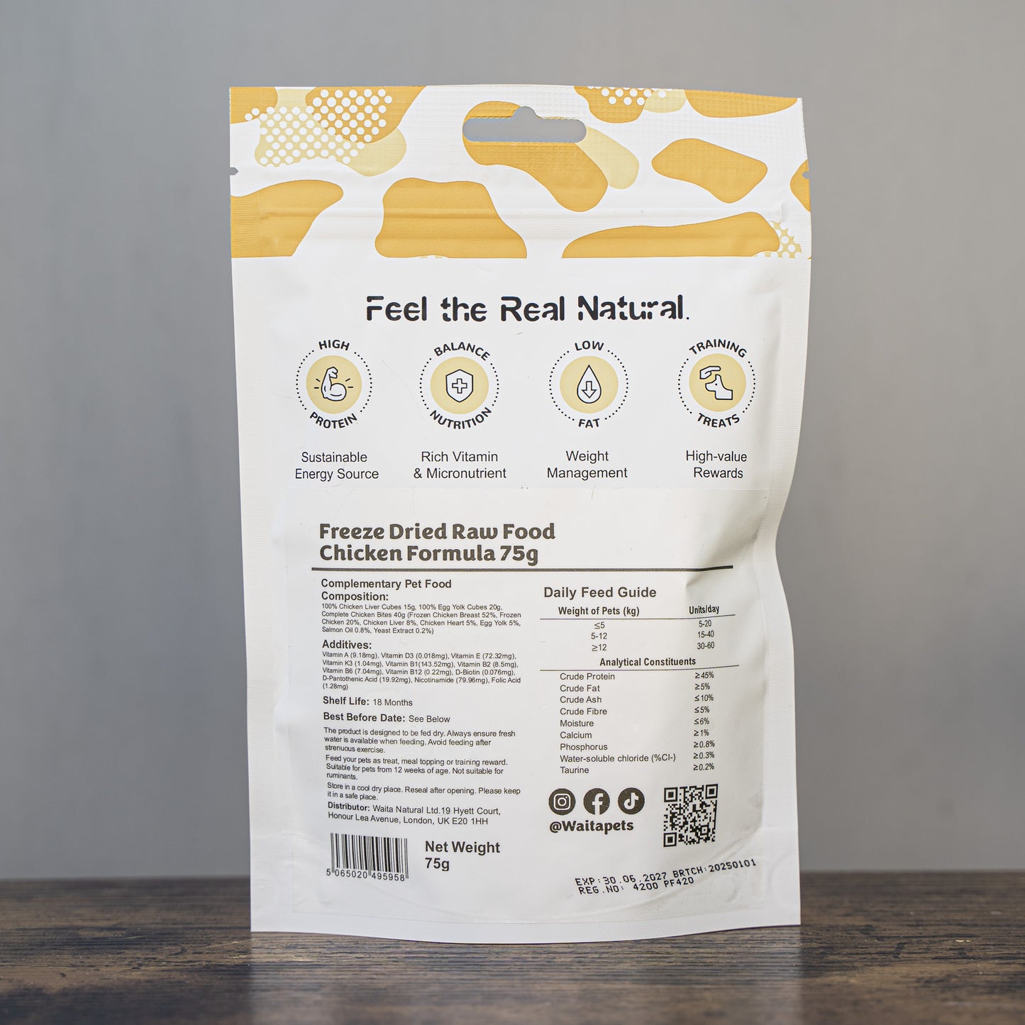 Waita Freeze Dried Chicken Formula Pet Treats 75g - Chicken Bites (Complete Food), Chicken Liver and Egg Yolk